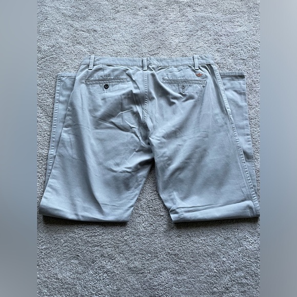 Men’s Dockers The Broken In Alpha Khaki Pants - Picture 7 of 9